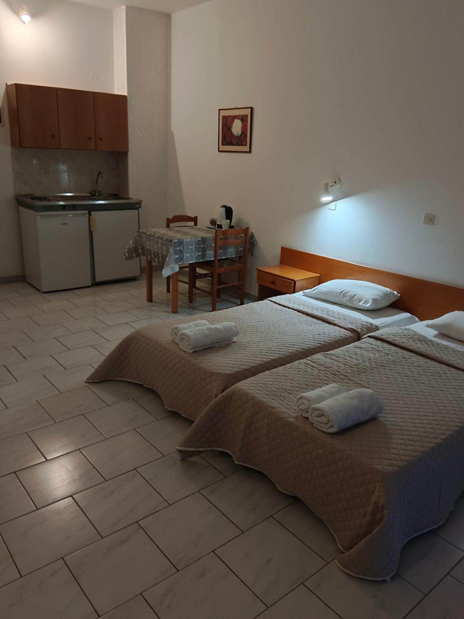 Pyrgos Hotel Apartments Kremastí Exterior foto